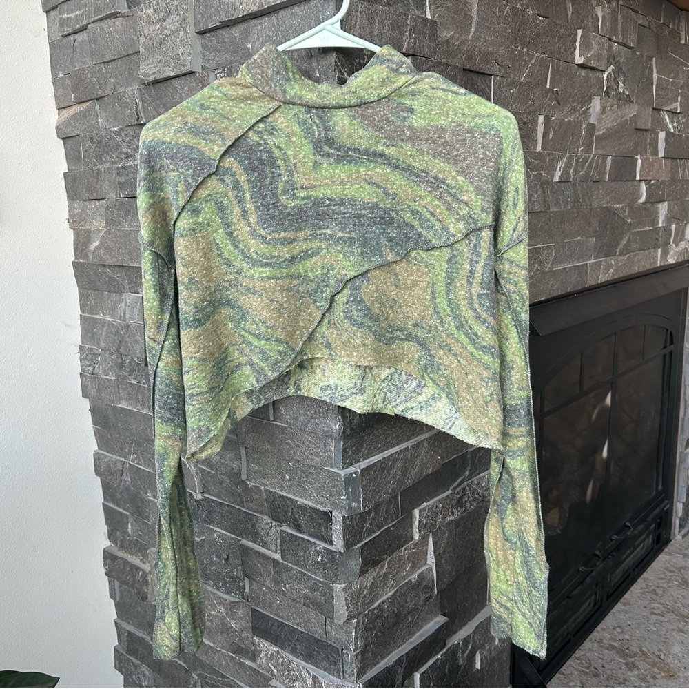 Urban Outfitters Green & Tan Marble Crop Top